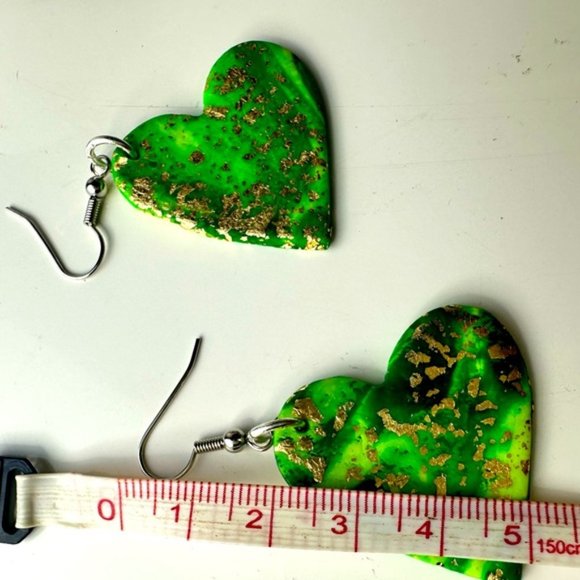 Gorgeous Hand made Lime Green & Gold Sweet Heart Light weight Cute earrings - Picture 6 of 10